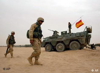OTRA VEZ "EL PAIS" (veracidad del vídeo del maltrato en Irak de soldados españoles) 0,,1172047_4,00