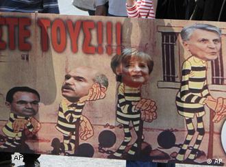 Karikature Angele Merkel tokom protesta u Grčkoj