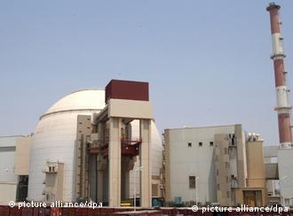 A file photo dated 20 August 2010 shows a general view of the nuclear power plant in Bushehr, south Iran, a day before the official opening ceremony. Iran's first nuclear reactor was connected to the national electricity network on 03 September 2011, Iran's Atomic Energy Organization said in a statement carried by ISNA news agency. The whole plant is to become fully operational on 12 September and to produce 1000 megwatts. EPA/ABEDIN TAHERKENAREH +++(c) dpa - Bildfunk+++
