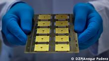 Several tiny solar cells on larger copper plates Copryight: DZP, Ansgar Pudenz