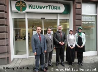 Employees outside the Mannheim branck of Kuveyt Turk
Photo: Kuveyt Türk 