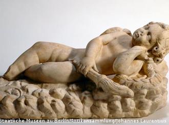 اروس، خدای عشق، در نمایشگاهی در مونیخ با عنوان بازگشت خدایان