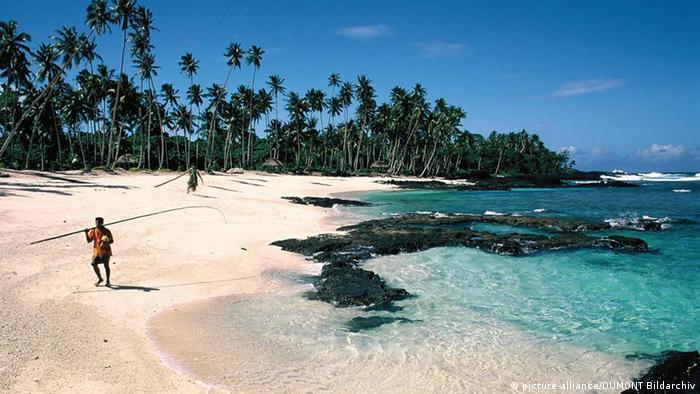A beach in Samoa
Photo: picture-alliance/DUMONT Bildarchiv.
