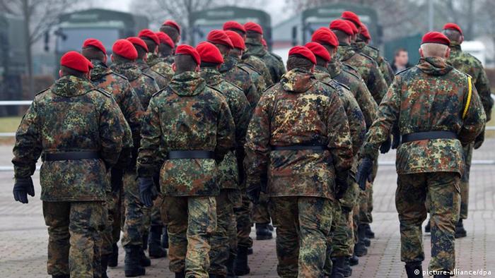 Soldiers marching in in Havelberg 
(Photo: Jens Wolf)
