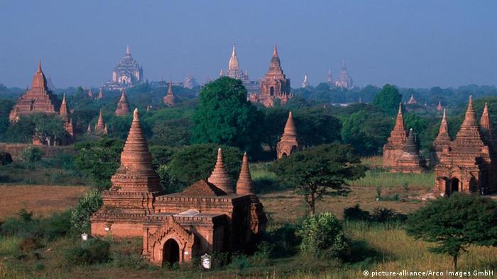 Archaeological site Bagan, Burma / Archaeologische Ausgrabungsstaette Bagan, Birma / Myanmar 