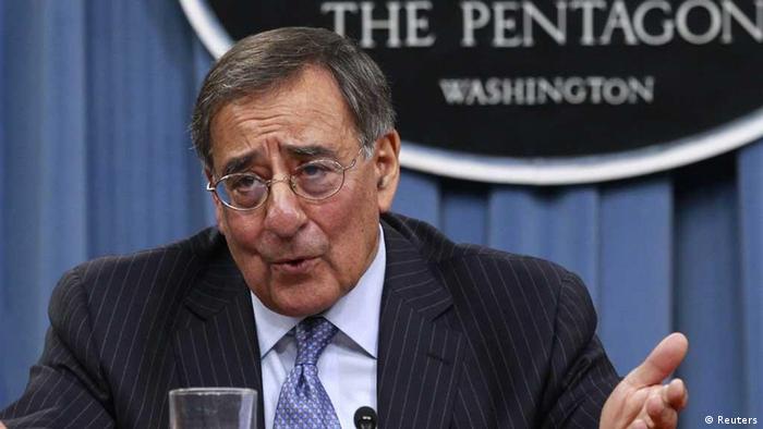 U.S. Defense Secretary Leon Panetta gestures as he briefs the media at the Pentagon Briefing Room in Washington, DC January 26, 2012. The Pentagon unveiled budget cuts on Thursday that would slash the size of the U.S. military by eliminating thousands of jobs, mothballing ships and trimming air squadrons in an effort to shift strategic direction and reduce spending by $487 billion over a decade. REUTERS/Kevin Lamarque (UNITED STATES - Tags: POLITICS MILITARY)
Eingestellt von: uh