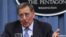U.S. Defense Secretary Leon Panetta gestures as he briefs the media at the Pentagon Briefing Room in Washington, DC January 26, 2012. The Pentagon unveiled budget cuts on Thursday that would slash the size of the U.S. military by eliminating thousands of jobs, mothballing ships and trimming air squadrons in an effort to shift strategic direction and reduce spending by $487 billion over a decade. REUTERS/Kevin Lamarque (UNITED STATES - Tags: POLITICS MILITARY)
Eingestellt von: uh