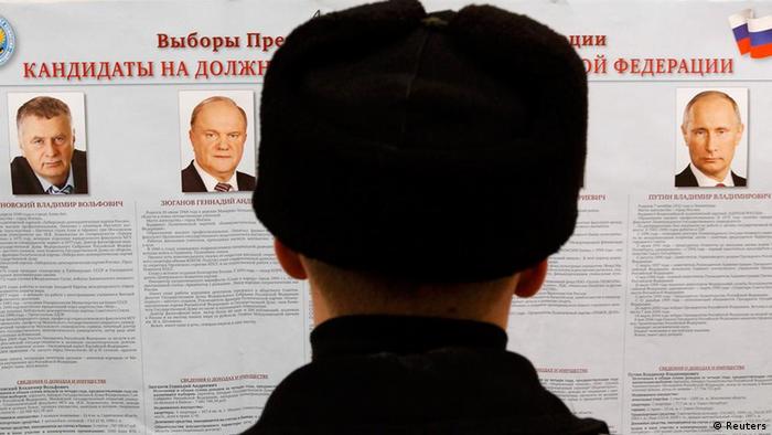 Поступают противоречивые сообщения о нарушениях на президентских выборах в России