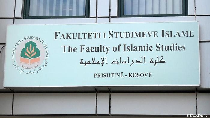 Përplasen Bashkësia Islame dhe Ministria e Arsimit në Kosovë për çështjen e shamisë së kokës. Bashkësia Islame ankohet për diskriminim. 0,,15801340_401,00
