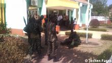 A presença militar angolana não é bem vista por alguns sectores guineenses, entres eles as Forças Armadas
Soldaten in Guinea-Bissau.

Von Jochen Faget.

Rechte frei

i.A. Christine Harjes