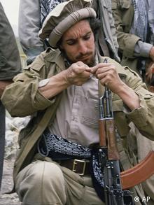 احمد شاه مسعود، مشهور به شیر دره پنجشیر در ۹ سپتامبر ۲۰۰۱ توسط دو تروریست مظنون به ارتباط با شبکه القاعده که خود را خبرنگار معرفی کرده بودند، در سن ۴۸ سالگی کشته شد.