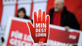 Εδώ και χρόνια η αντιπολίτευση ζητά στη Γερμανία την καθιέρωση κατώτατου μισθού