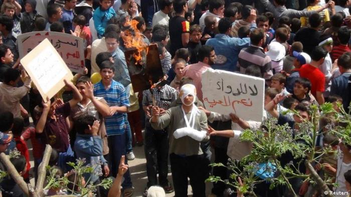 به‌رغم سرکوب‌ها، تظاهرات مخالفان در حمص همچنان ادامه دارد