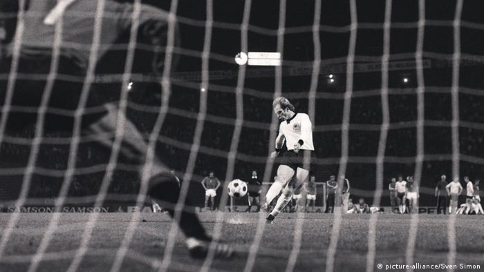 1976: الألمان يخسرون النهائي أمام تشيكوسلوفاكيا
