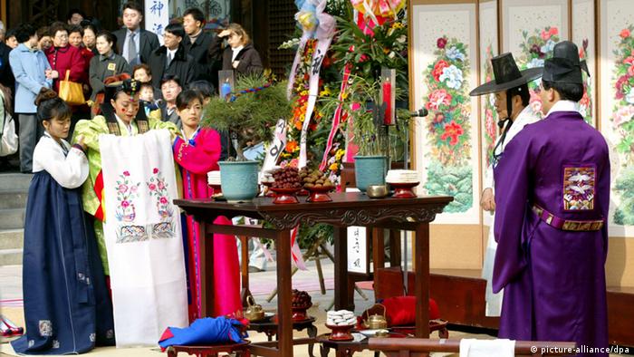 South Korean traditional wedding ceremony. +++(c) dpa - Report+++