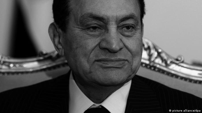 epa03273685 (FILE) A file photograph dated 09 February 2011, shows the then Egyptian President Hosni Mubarak in Cairo, Egypt. Former Egyptian president Hosny Mubarak suffered a stroke 19 June 2012 and was moved from a prison hospital, where he is serving a life sentence, to a nearby military medical facility, security sources in the prison told. Egyptian state media confirmed Mubarak was moved after he suffered a stroke. State television previously reported that doctors used a defibrillator to restart Mubarak's heart after it stopped for a few seconds. EPA/KHALED ELFIQI 