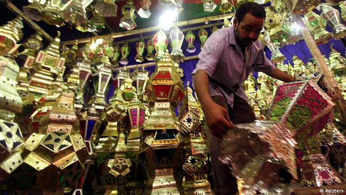 Ägypten Verkäufer von Ramadan-Laternen in Kairo - Foto: REUTERS/Amr Abdallah Dalsh 