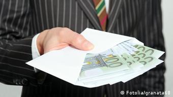 0,,16100989 404,00 Deutsche Welle. “Το ξέπλυμα μαύρου χρήματος ανθεί στην Γερμανία”