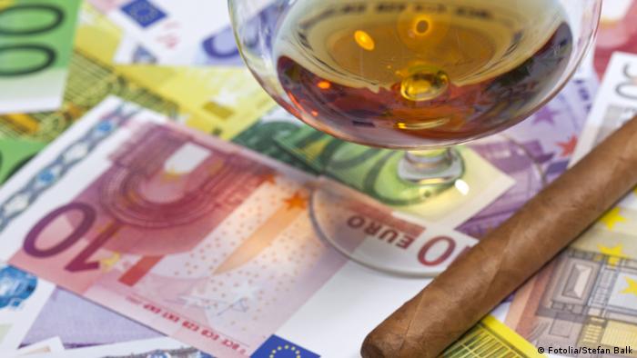 Euroscheine Cognac und Zigarre Fotolia/ Stefan Balk   #29899198
