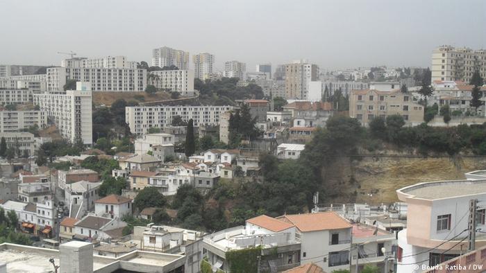 Auf dem Bild:

Blick auf Algier, Algerien. Juli 2012.

Foto: Bouda Ratiba / DW