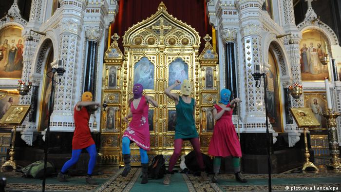 Pussy Riot u moskovskoj crkvi