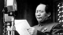 Mao Zedong proclaims the founding of the People's Republic of China on October 1, 1949 Photo: dpa (zu dpa 1067 - nur s/w)