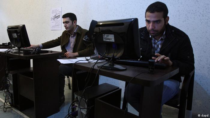 Iranian students in an Internet café