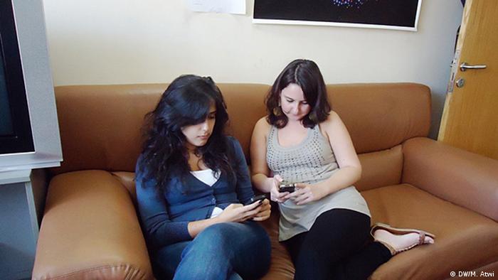 Lebanese girls using the smart tel applications in Beirut. 
Copyright: DW/M. Atwi

via Emad Ghanim, DW Arabisch

