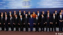 EU heads of state pose for the media during an EU summit in Brussels on European leaders gather in Brussels to discuss how to save the euro currency from collapse (Photo:Remy de la Mauviniere/AP/dapd)
