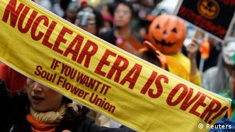 Anti-nuclear protesters dressed in Halloween costumes take part in a demonstration in Tokyo October 28, 2012. (Photo: REUTERS/Yuriko Nakao)