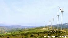 Parque eólico en Marruecos. Las energías renovables ayudan contra el CO2. (DPA)