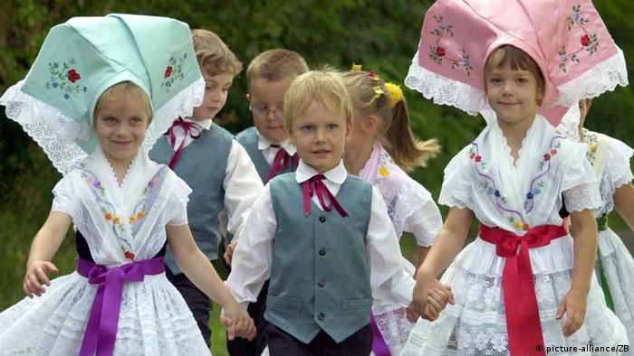 الأزياء الشعبية في ألمانيا..ازياء تقليدية للمناسبات فقط. 0,,16367047_303,00