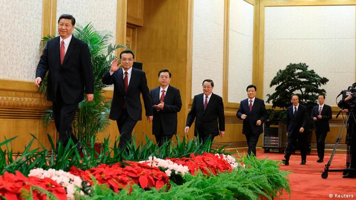 China's new Politburo Standing Committee members (from L to R) Xi Jinping, Li Keqiang, Zhang Dejiang, Yu Zhengsheng, Liu Yunshan, Wang Qishan and Zhang Gaoli arrive to meet the press at the Great Hall of the People in Beijing, in this November 15, 2012 photo released by Chinese official Xinhua News Agency. REUTERS/Xinhua/Ding Lin (CHINA - Tags: POLITICS) NO SALES. NO ARCHIVES. FOR EDITORIAL USE ONLY. NOT FOR SALE FOR MARKETING OR ADVERTISING CAMPAIGNS. THIS IMAGE HAS BEEN SUPPLIED BY A THIRD PARTY. IT IS DISTRIBUTED, EXACTLY AS RECEIVED BY REUTERS, AS A SERVICE TO CLIENTS. CHINA OUT. NO COMMERCIAL OR EDITORIAL SALES IN CHINA. YES