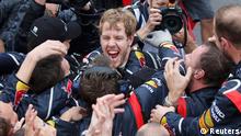 Sebastian Vettel aliipeperusha bendera ya Red Bull