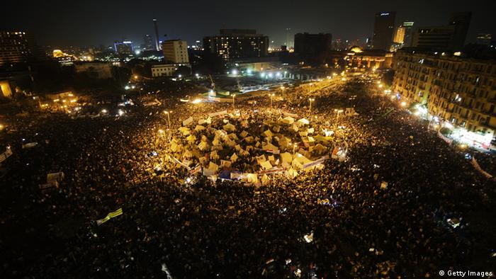 Maelfu ya waandamanaji katika uwanja wa Tahrir