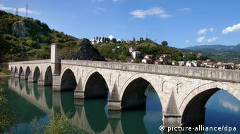 Visegrad Drina Brücke Bosnien Herzegowina Ivo Andric Literatur Denkmal Roman