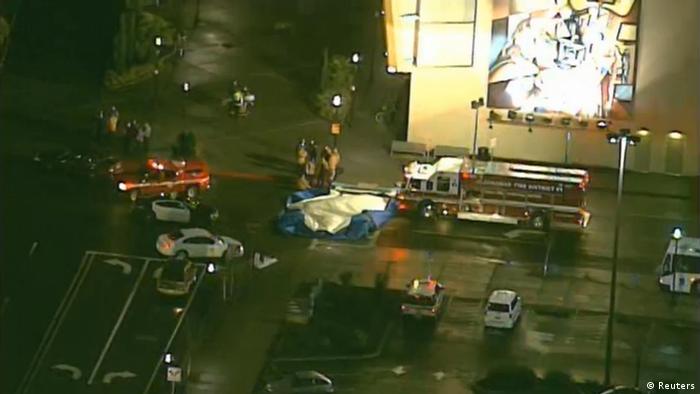 Gunman kills two in Oregon shopping mall shootings | News | DW.DE ...