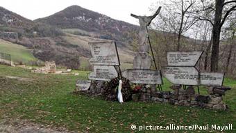 Μνημείο για τα θύματα στο Μαρτσαμπότο της Ιταλίας