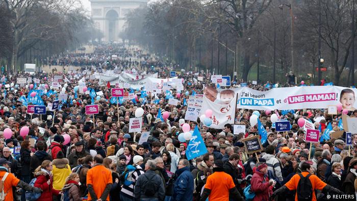 Demonstration gegen die Gleichstellung von Homosexuellen in Paris (Foto: reuters)