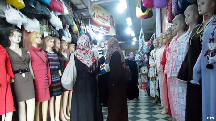 حماس تُطلق حملة ضد الملابس "غير المحتشمة" في غزة 0,,16553579_303,00