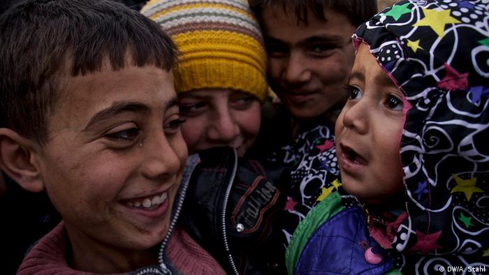 الرسم وسيلة أطفال سوريا للهروب من  جحيم الحرب. 0,,16555230_401,00