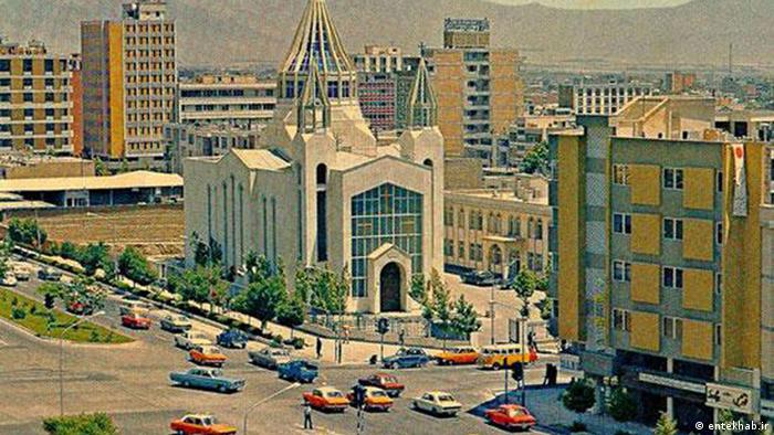 Titel: Kirche
Schlagworte: Armenische Kirche in Iran, Teheran, Vila-Str.
Size: Relaunch-Master (quer)
Stichwörter: Kirche , Iran
Rechteeinräumung: lizenzfrei, entekhab
http://www.entekhab.ir/fa/news/94153