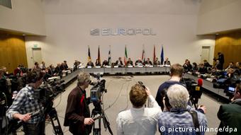 Conferencia de prensa de Europol de La Haya. (4.2.2013).