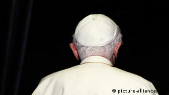 Η παραίτηση του Πάπα Βενέδικτου απασχολεί σήμερα τον ευρωπαϊκό τύπο