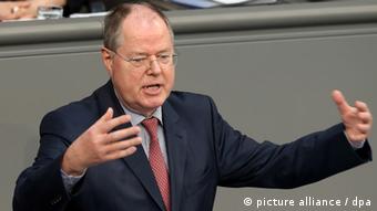 Ο Πέερ Στάινμπρουκ, υποψηφίος για την καγκελαρία των Γερμανών Σοσιαλδημοκρατών 