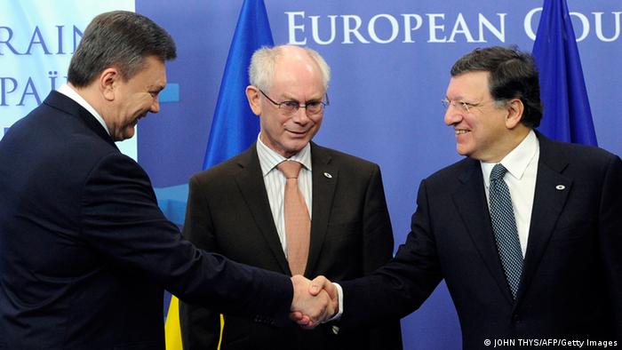 Виктор Янукович, Херман ван Ромпей и Жозе Мануэл Брррозу на саммите Украина-ЕС
