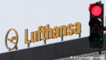 The Lufthansa logo on a sign
Photo: Bodo Marks/dpa 