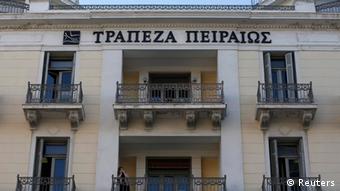 Το χαρτοφυλάκιο περιλαμβάνει σε ποσοστό άνω του 19% ελληνικούς τίτλους, μεταξύ αυτών της Τράπεζας Πειραιώς