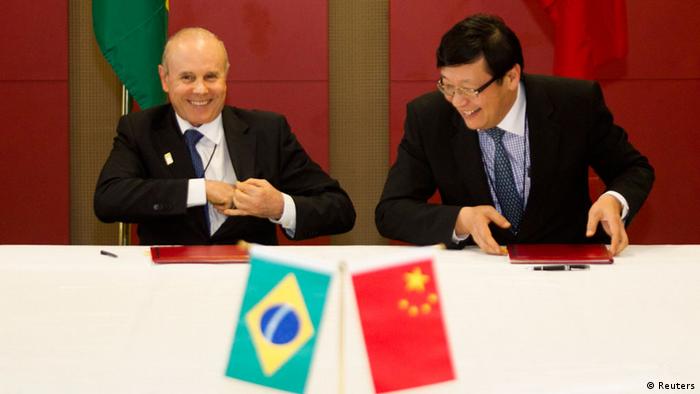  Brasil e China assinam acordo para comércio bilateral 