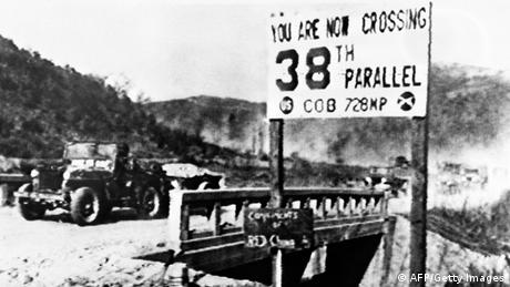 Korea Krieg 1950 Jeep an der 38. Parallele